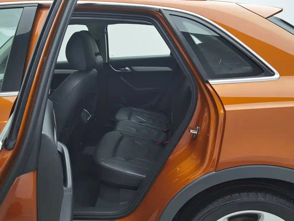 Фото 15 - Audi Q3 (Import)