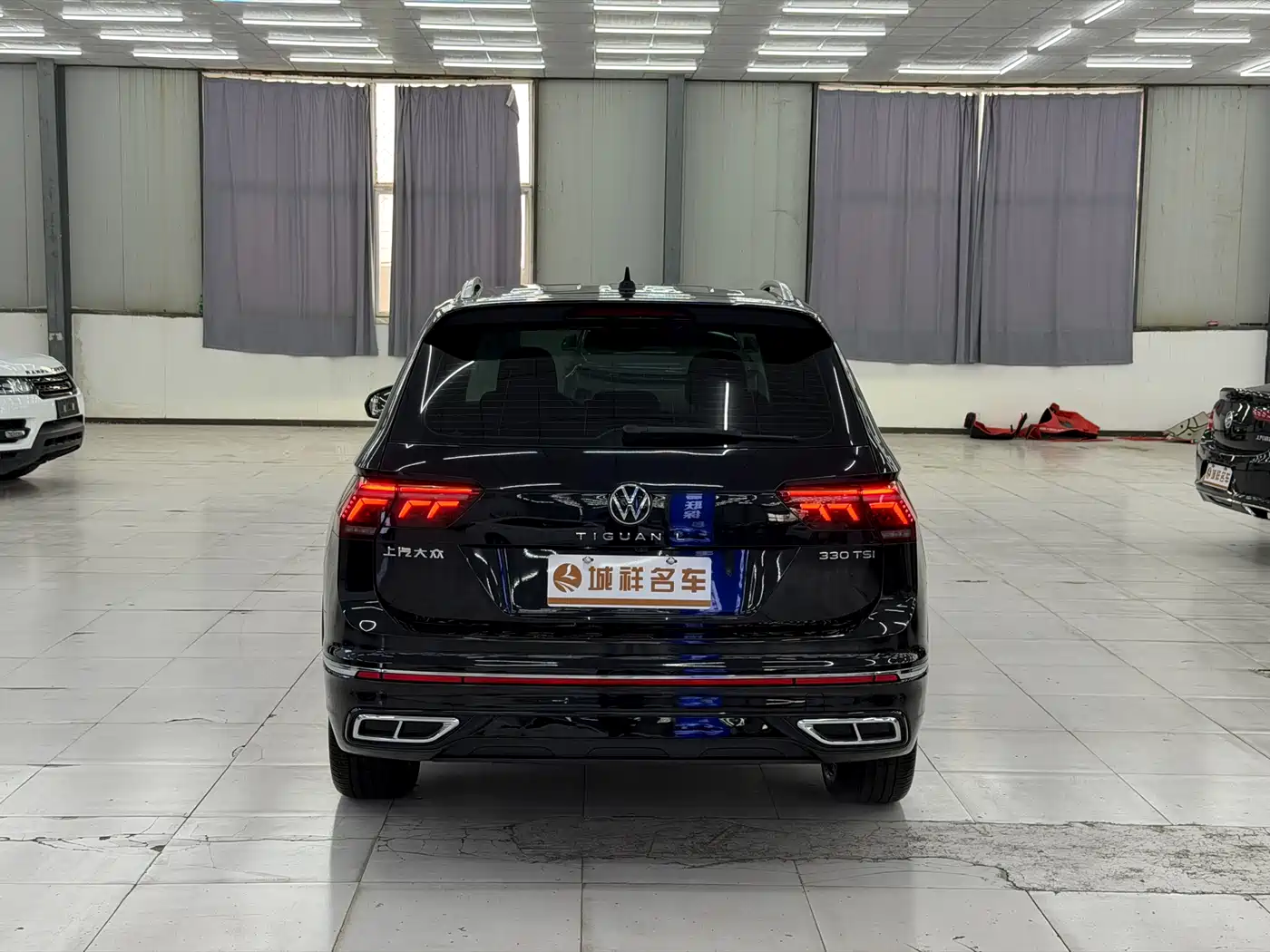 Volkswagen Tiguan L 2024 330TSI Automatic 2WD R-Line Premium Enjoyment Edition фото 9