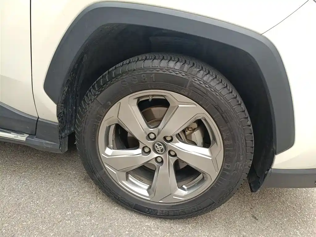 Toyota RAV4 Rongfang 2020 2.0L CVT 4WD Fashion PLUS фото 8