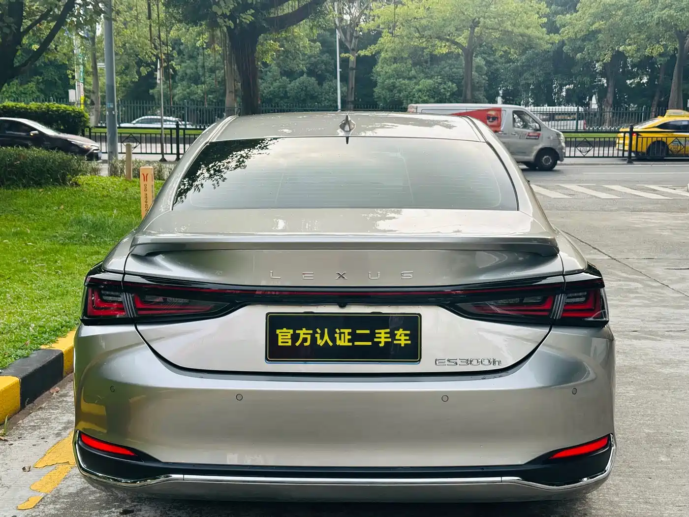 Lexus ES 2025 2025 300h Ultimate Edition