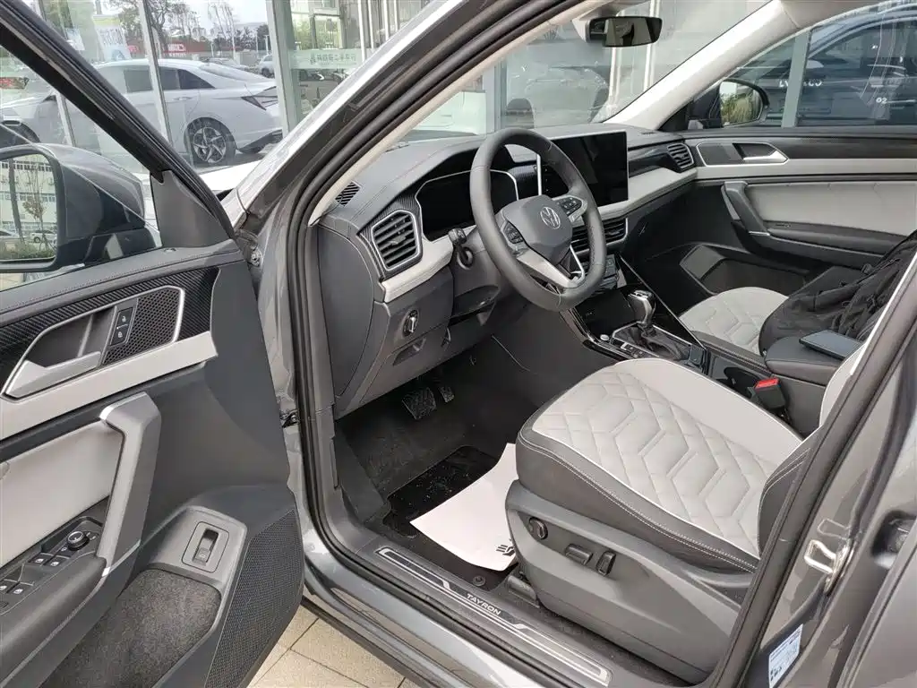 Volkswagen Tayron 2023 300TSI 2WD Luxury Plus Advanced Edition фото 12