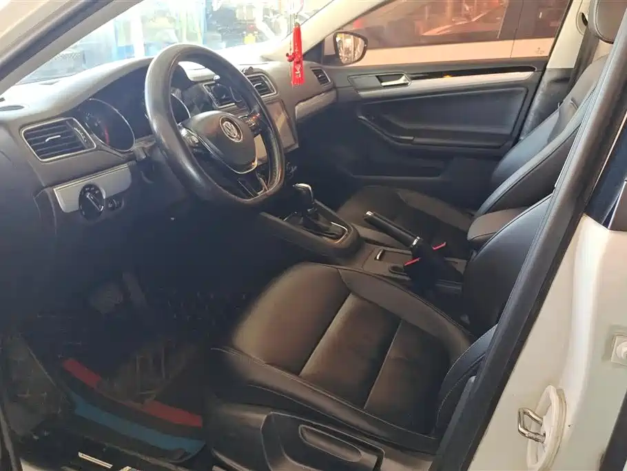 Volkswagen Sagitar 2017 180TSI Auto Exclusive Edition фото 9