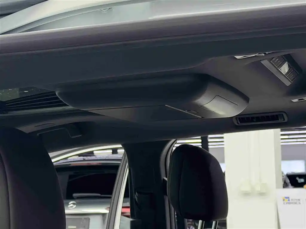 Toyota Sienna 2021 2.5L Hybrid Platinum Edition фото 12