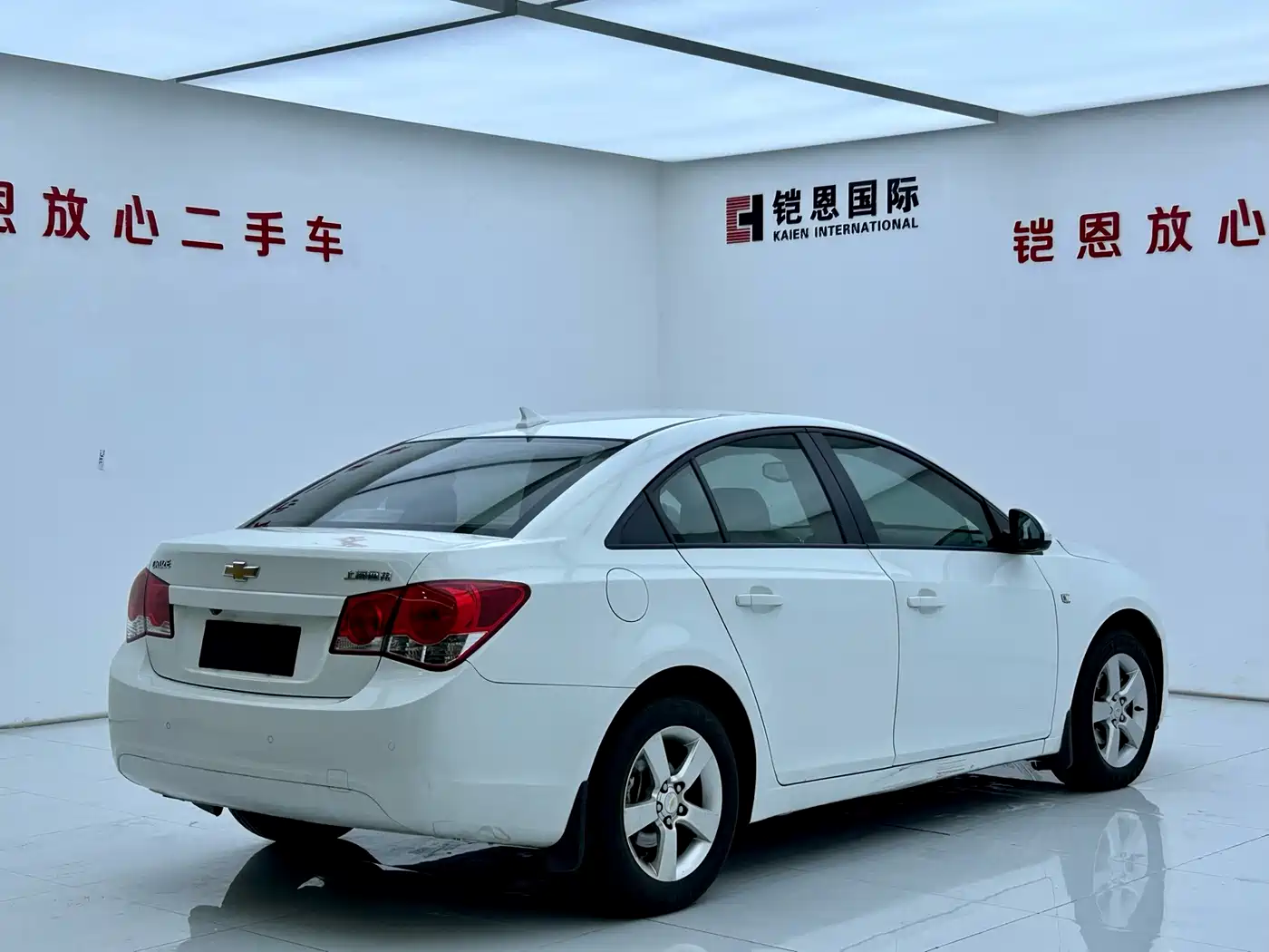 Chevrolet Cruze 2013 Model 1.8L SE AT фото 9
