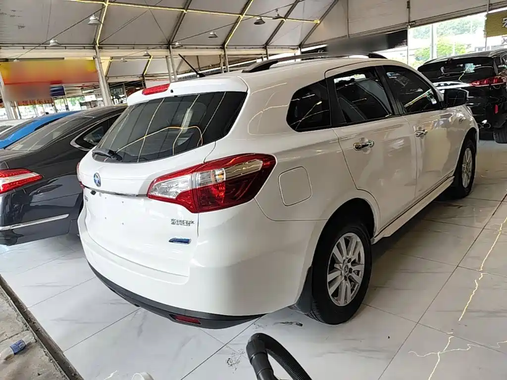 Venucia T70 2016 2016 2.0L CVT Rui Qu Edition