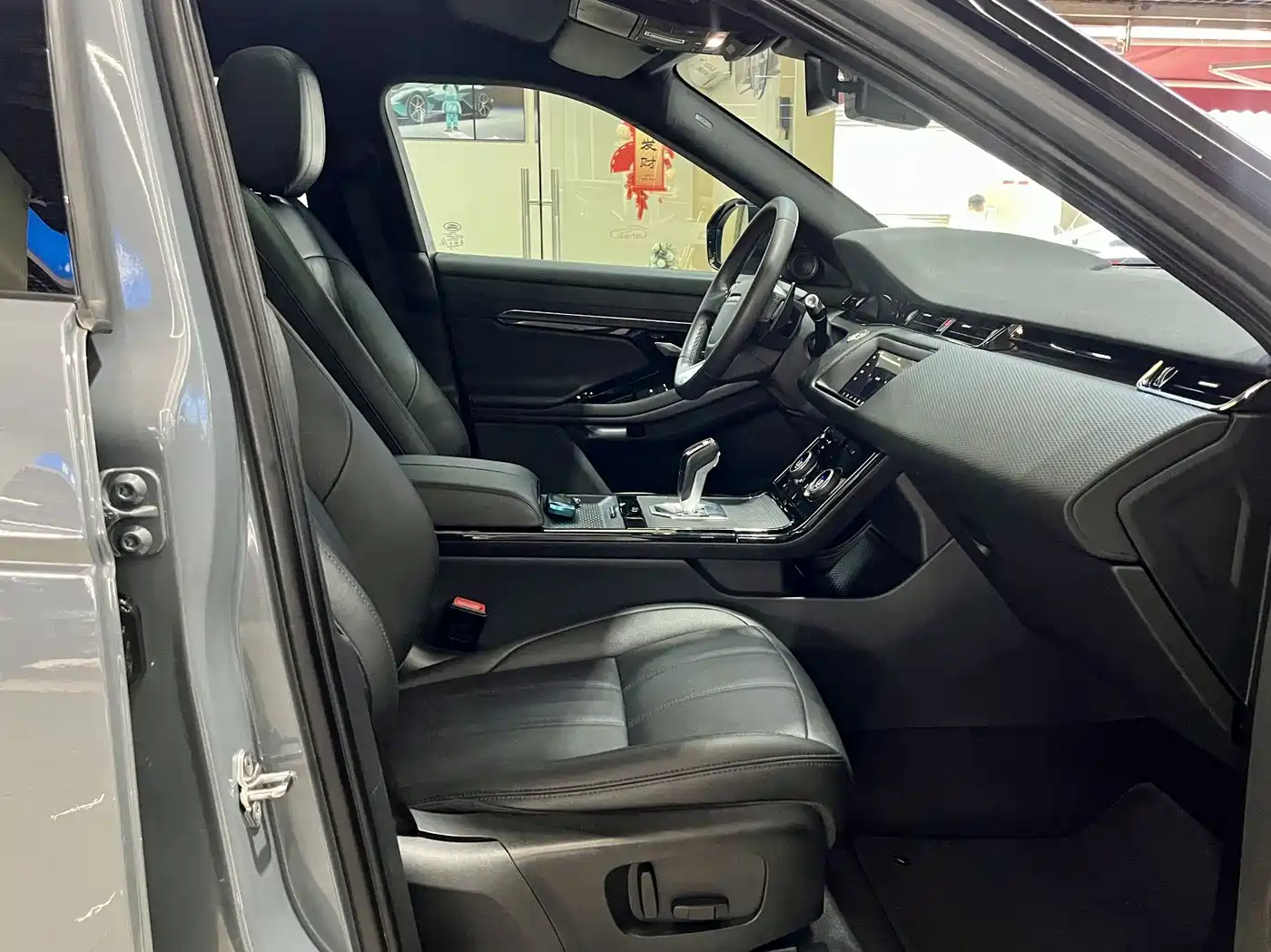 Land Rover Range Rover Evoque 2020 Model 249PS R-DYNAMIC S Gloss Black Sport Edition фото 14