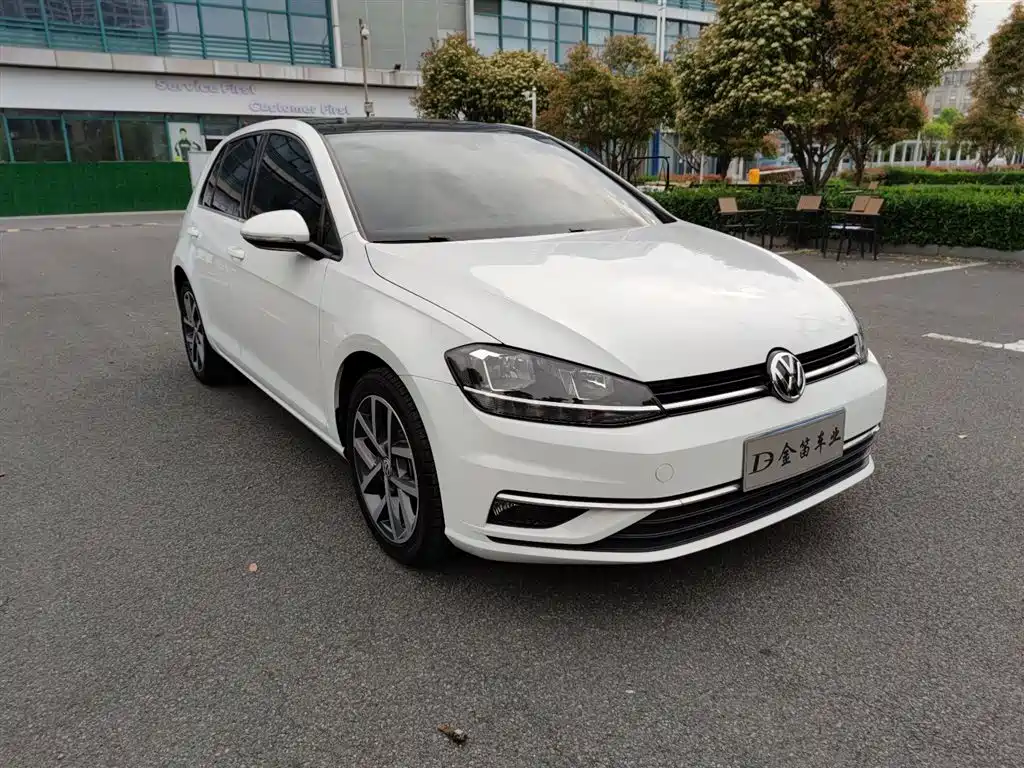 Volkswagen Golf 2020 Beloved Edition 280TSI DSG Comfort фото 3