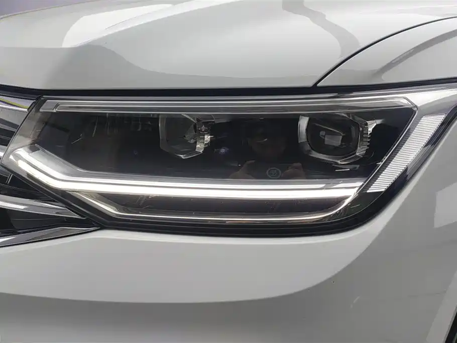Volkswagen Tiguan L 2024 330TSI Automatic 2WD R-Line Premium Enjoyment Edition фото 5