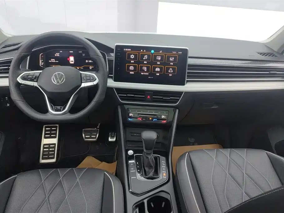 Volkswagen Tiguan L 2024 330TSI Automatic 2WD R-Line Premium Enjoyment Edition фото 12