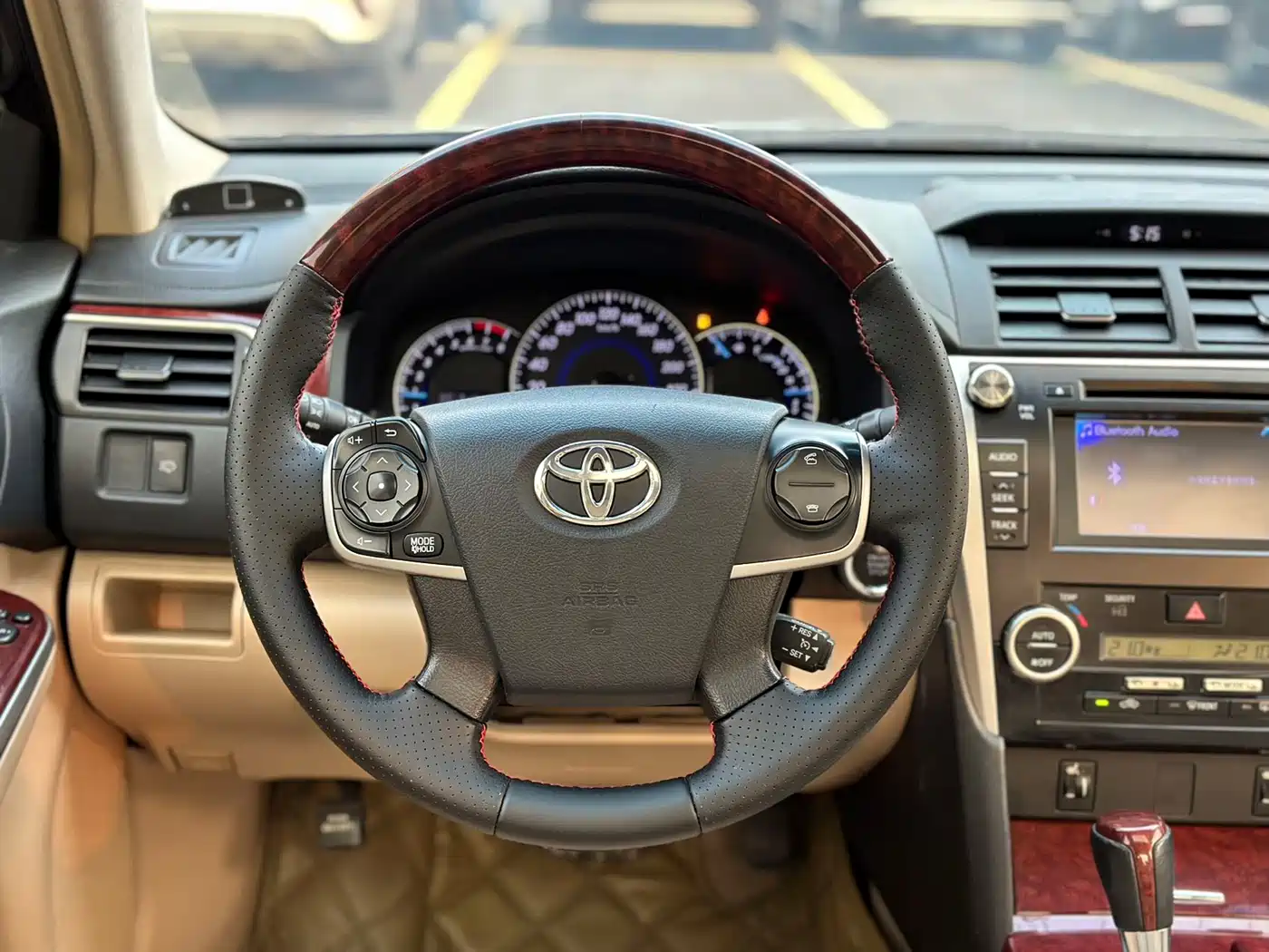 Toyota Camry 2012 2.5G Luxury Edition фото 8