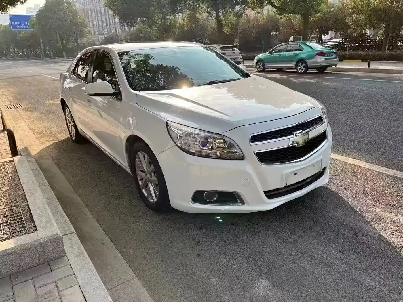 Chevrolet Malibu 2013 2.0L Automatic Luxury Edition фото 3