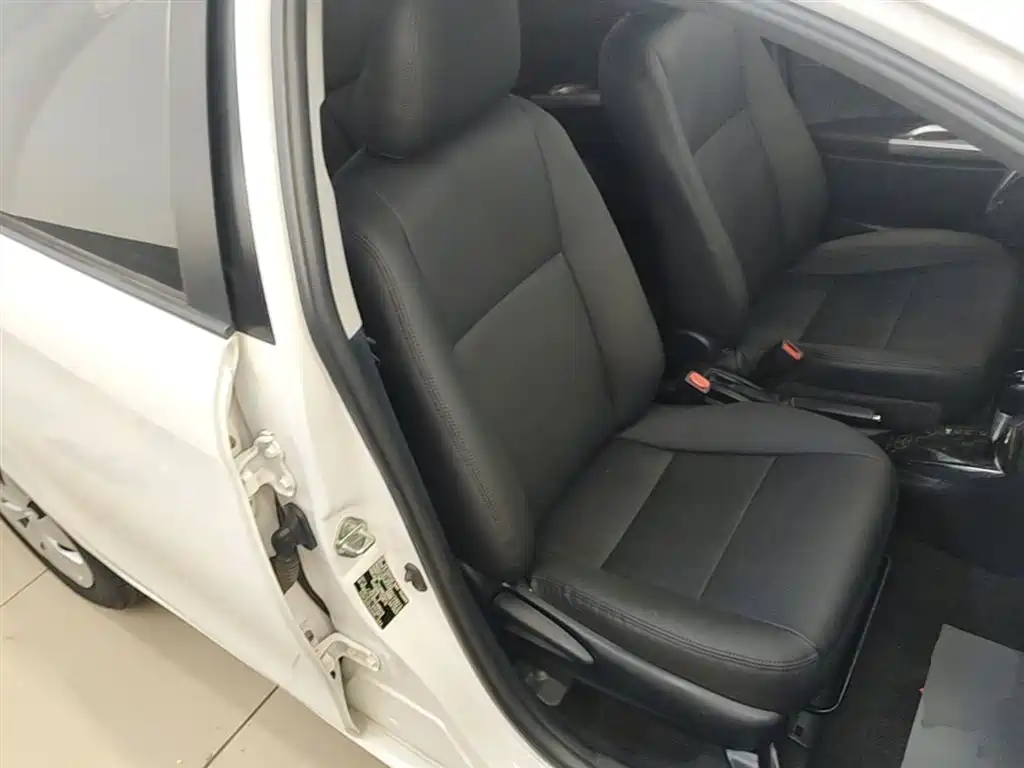 Toyota YARiS L Zhi Xuan 2015 1.5E Auto Charming Edition фото 25