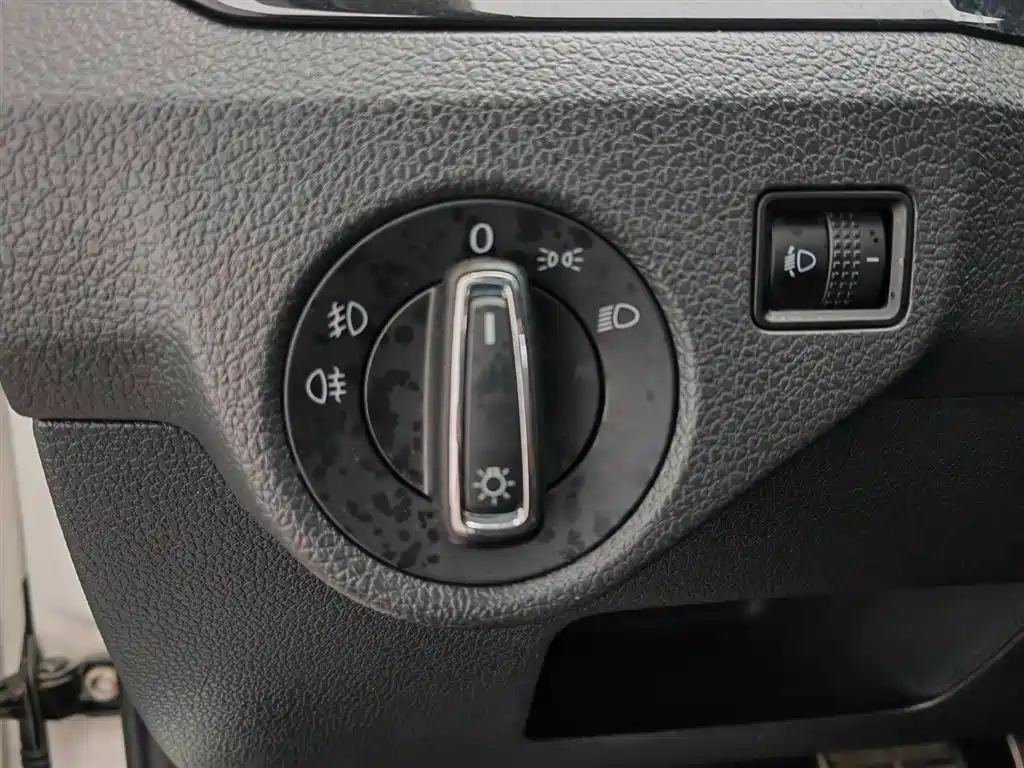 Volkswagen C-TREK 2020 1.5L Automatic Comfort Edition фото 21