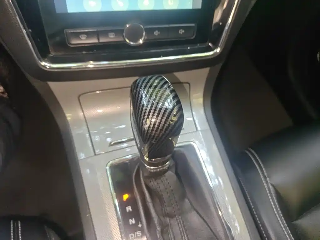 Roewe RX5 2016 2016 20T 2WD Automatic Internet Smart Edition