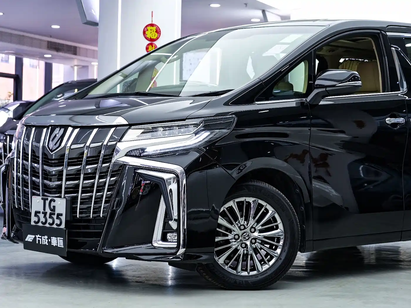 Toyota Alphard 2018 Facelift 3.5L Premium Edition фото 2