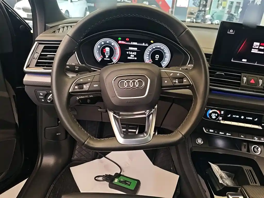 Audi Q5L 2024 Model 40 TFSI Luxury Dynamic фото 11