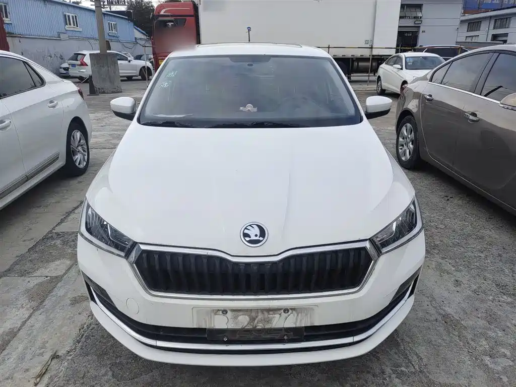Škoda Skoda Rapid Spaceback 2020 1.5L Auto Comfort фото 3