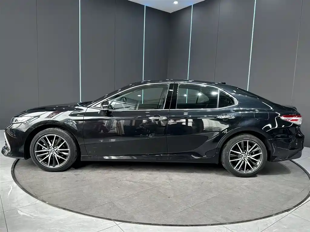 Toyota Camry 2021 2.5G Luxury Edition фото 23