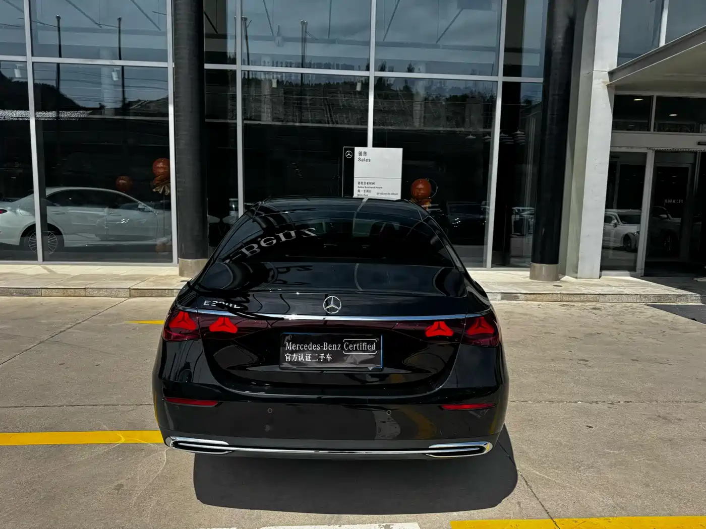 Mercedes-Benz E-Class New Energy 2024 E 350 e L Plug-in Hybrid Sedan фото 12