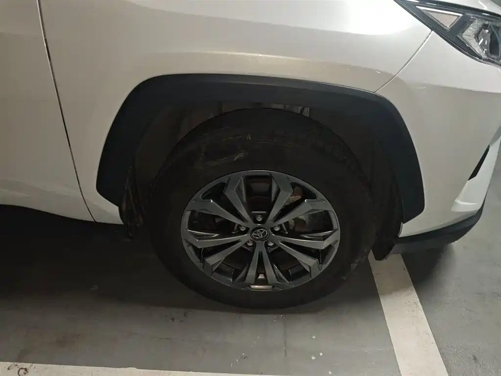 Toyota RAV4 Rongfang 2023 2.0L CVT 2WD Fashion Edition фото 26