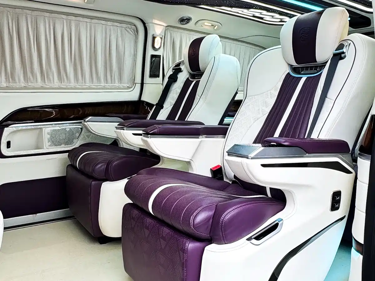 Mercedes-Benz V-Class 2021 V 260 L Long Wheelbase Luxury Edition фото 15