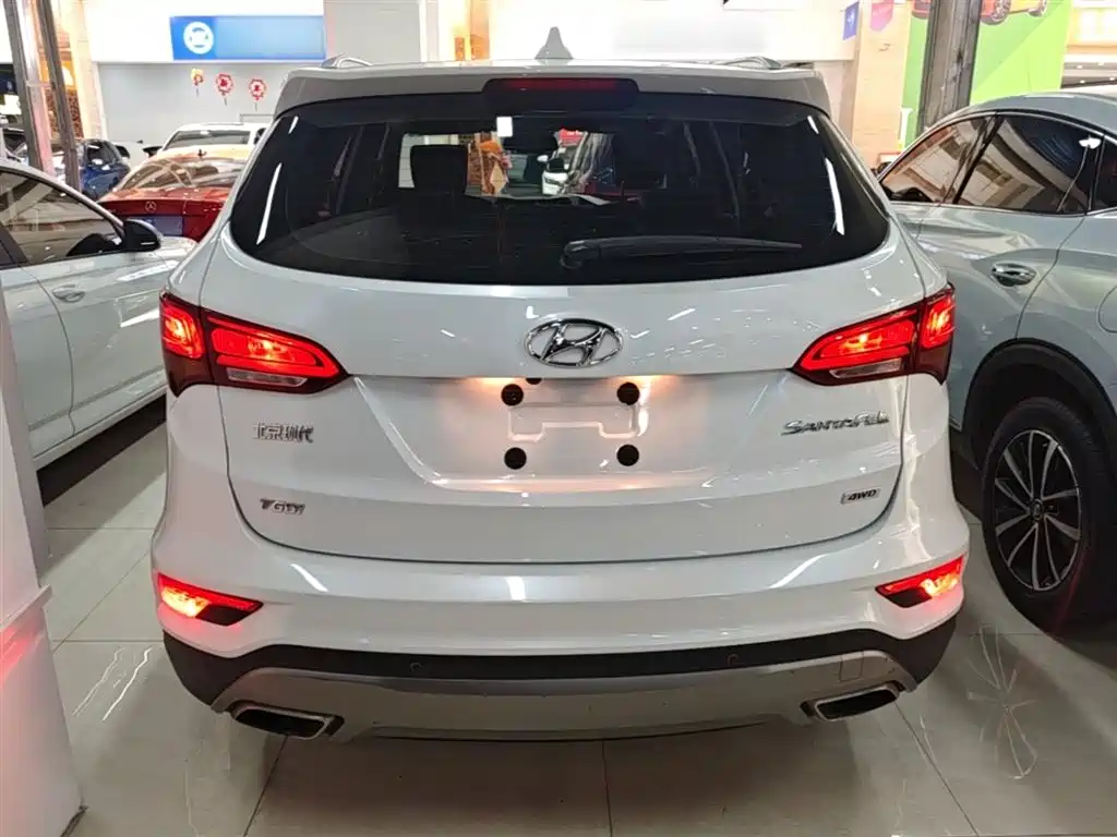 Hyundai Santa Fe 2017 2.0T Automatic 4WD Intelligent 7-Seater фото 6