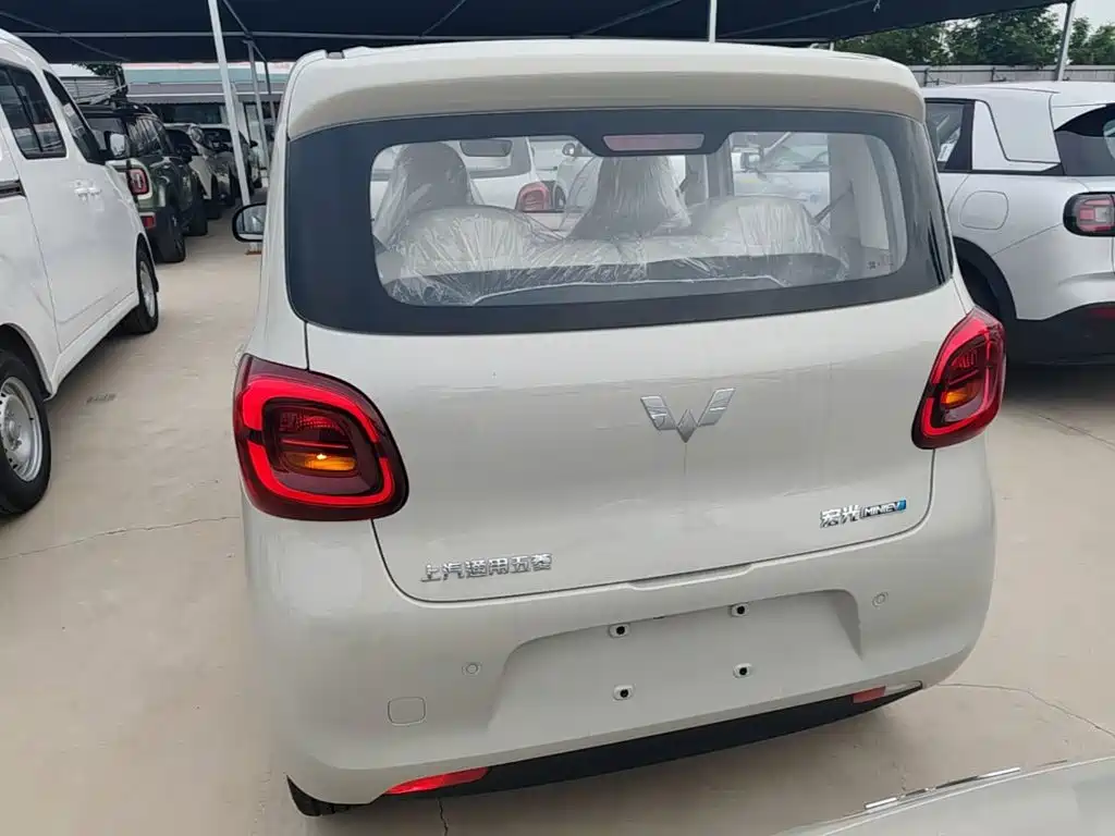 Wuling Motors Hongguang MINIEV 2026 2025 4-Door Advanced