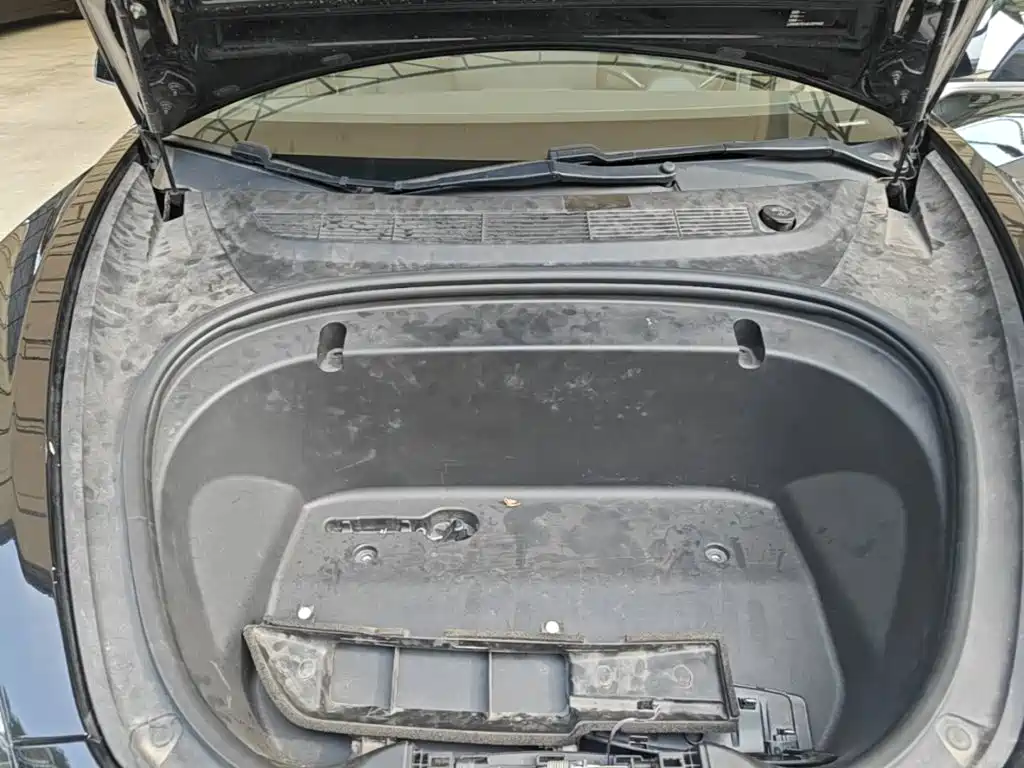 Фото 20 - Tesla Model 3
