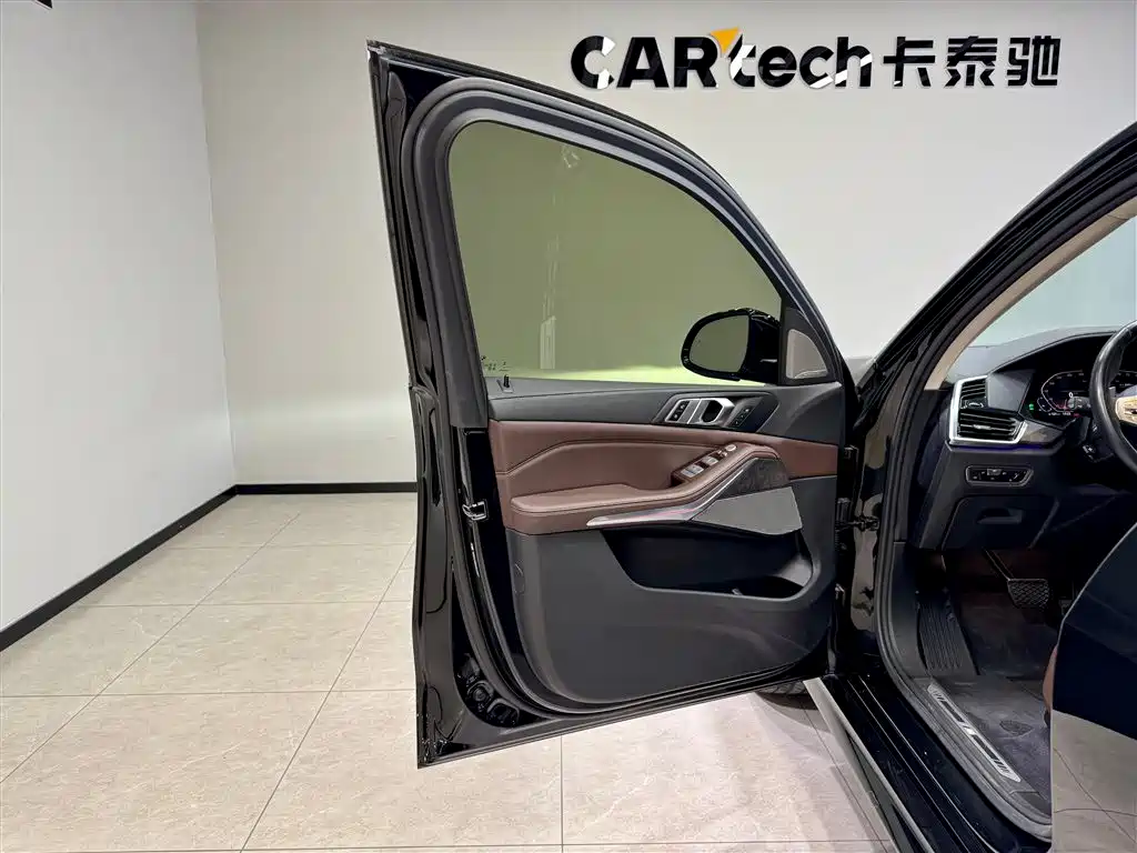 BMW X5 2022 xDrive 30Li Premium M Sport Package фото 17