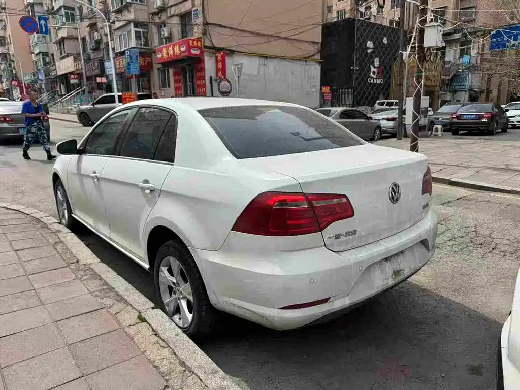 Volkswagen Bora 2014 1.6L Automatic Comfort Edition фото 9