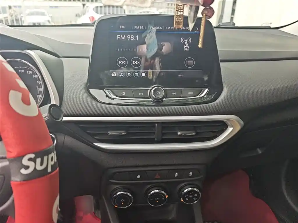 Chevrolet Trax 2019 Redline 325T Auto Fun Edition China VI фото 6