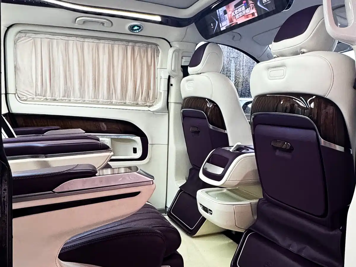 Mercedes-Benz V-Class 2021 V 260 L Long Wheelbase Luxury Edition фото 19