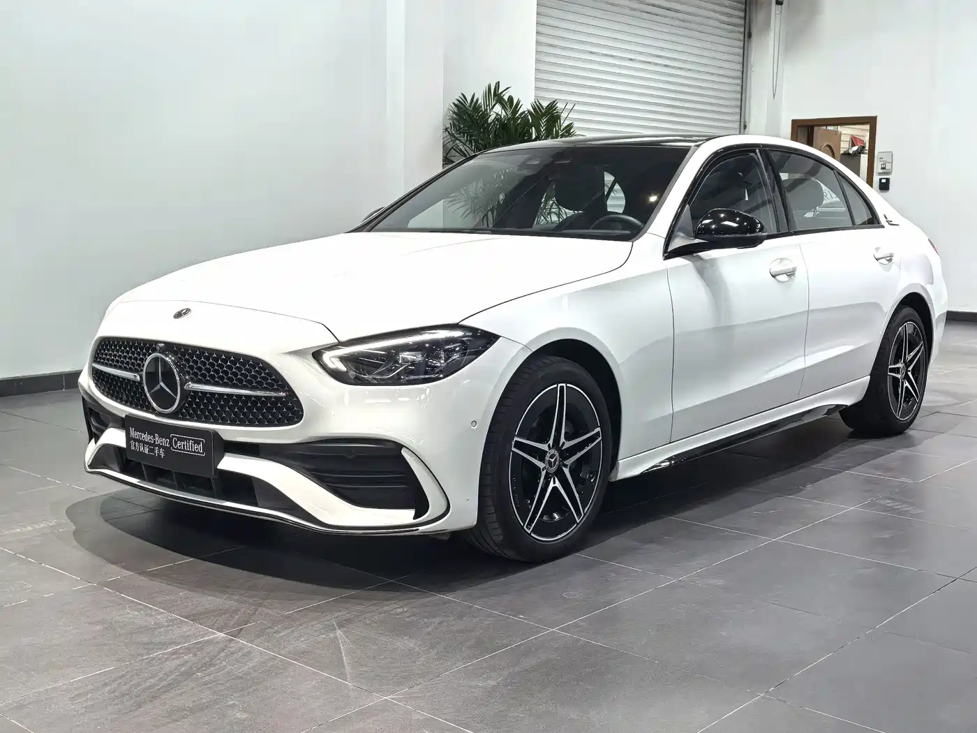 صورة 3 - Mercedes-Benz C-Class