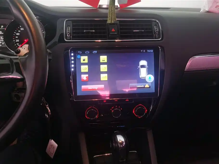 Volkswagen Sagitar 2015 1.6L Automatic Comfort фото 13