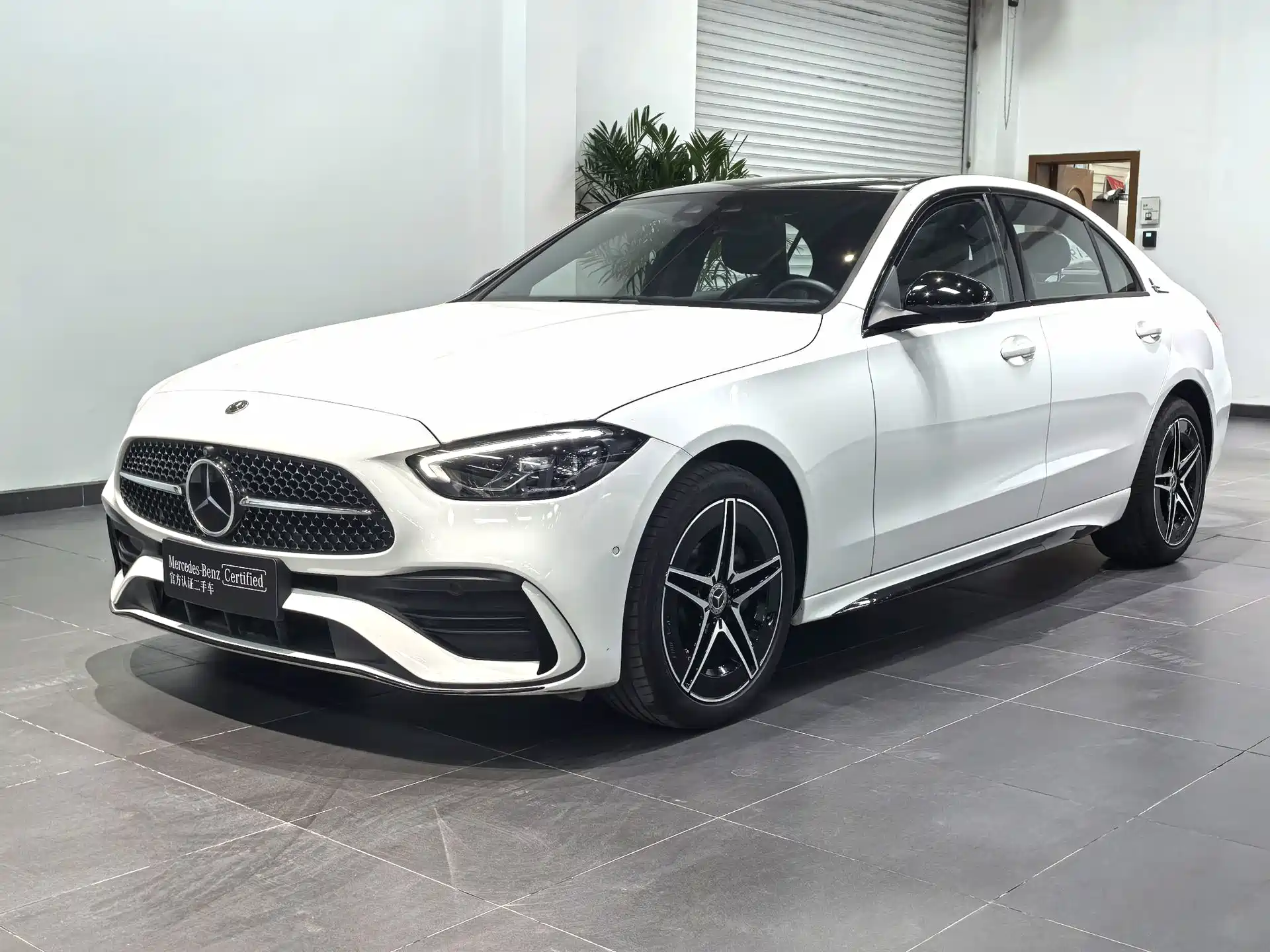 Photo 3 - Mercedes-Benz C-Class