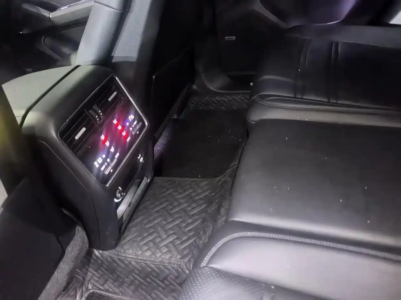 Porsche Cayenne 2022 Cayenne 3.0T Platinum Edition фото 7