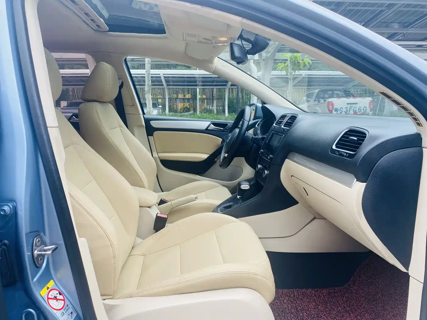Volkswagen Golf 2011 1.4TSI Auto Luxury фото 14