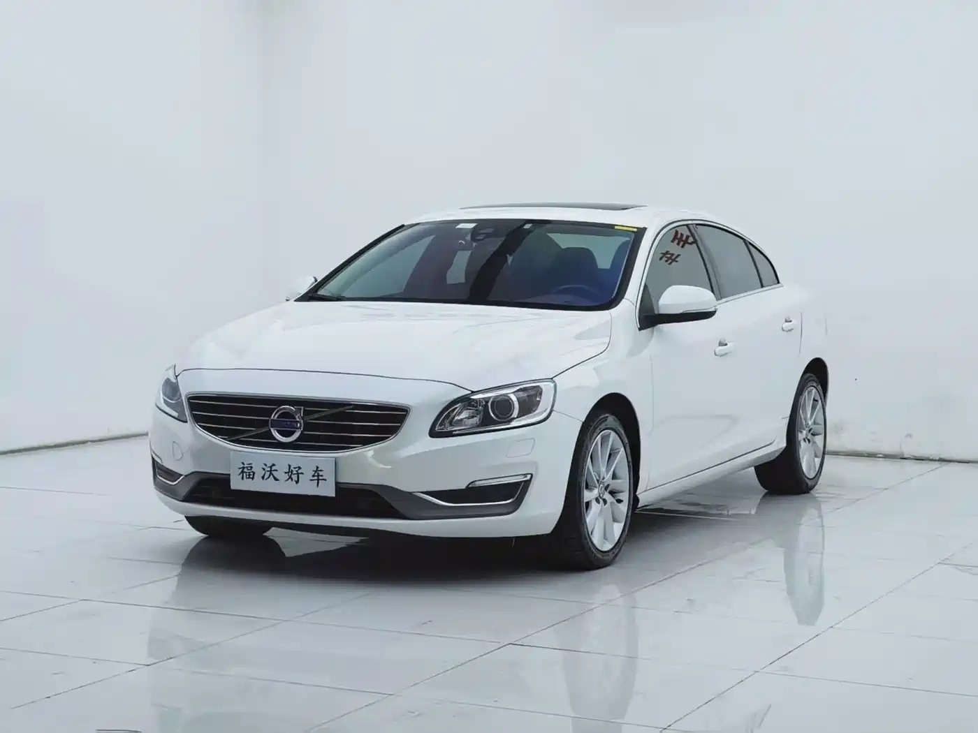 Фото 1 - Volvo S60