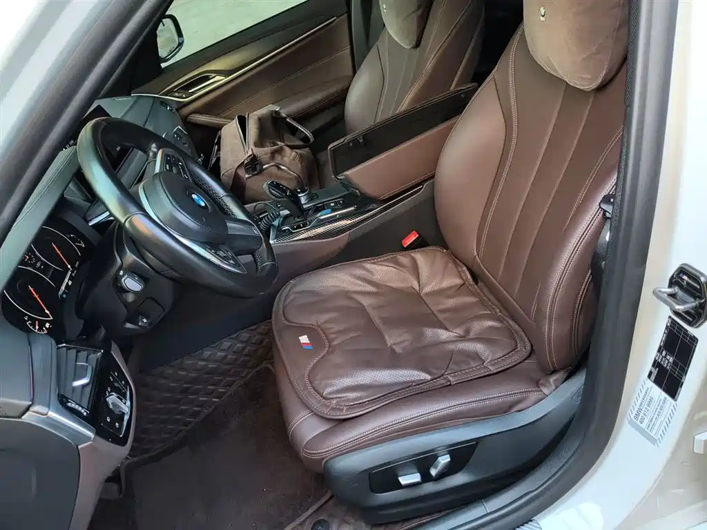 BMW 5 Series 2019 525Li M Sport Package фото 11