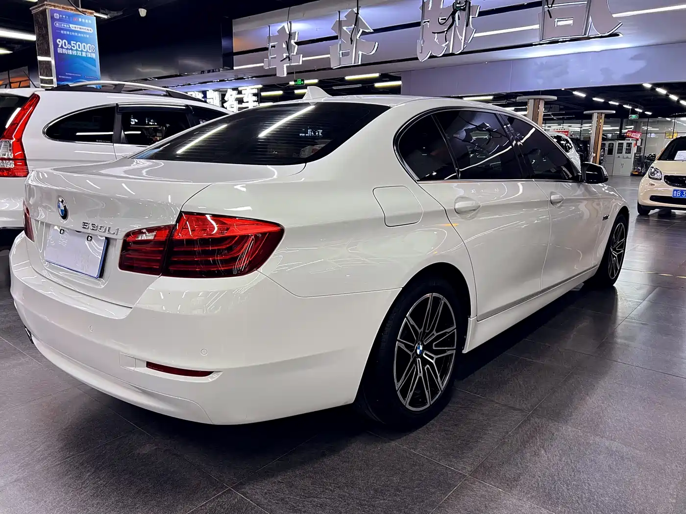 BMW 5 Series 2014 525Li Leading фото 7