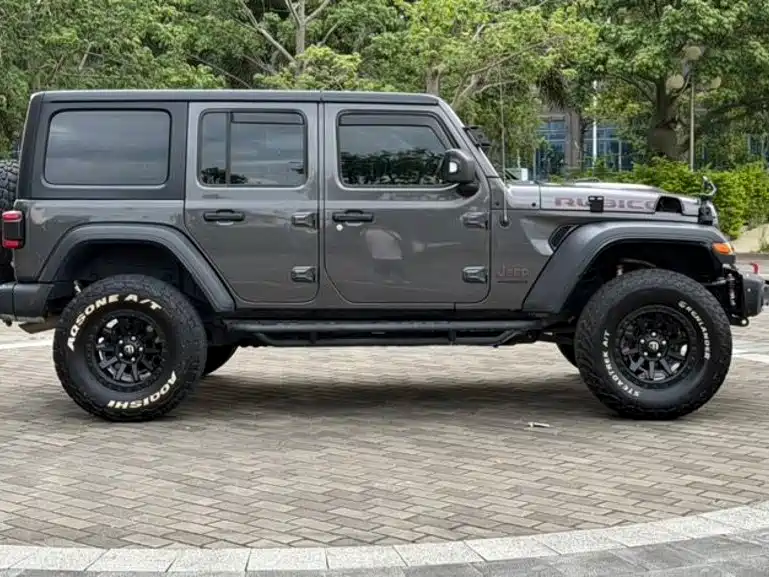 Photo 4 - Jeep Wrangler