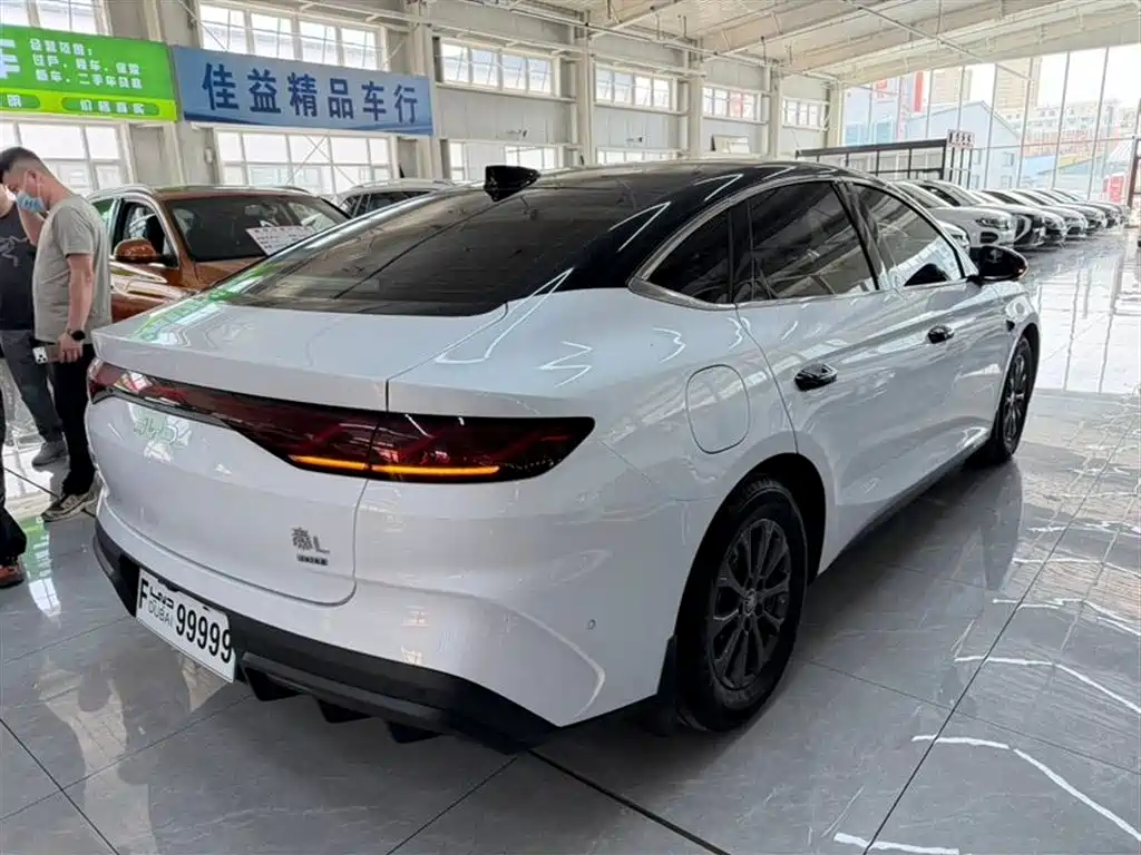 BYD Qin L 2025 DM-i Smart Drive Edition 80KM Leading фото 9