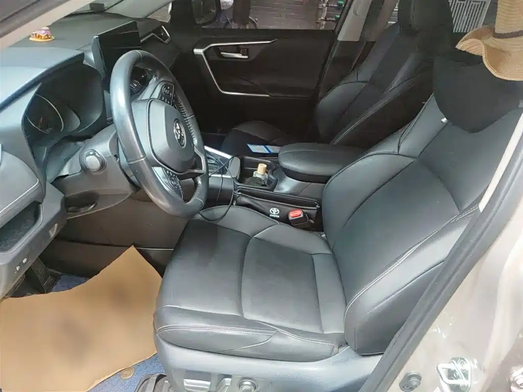Toyota Wildlander 2023 2.0L CVT FWD Urban фото 11