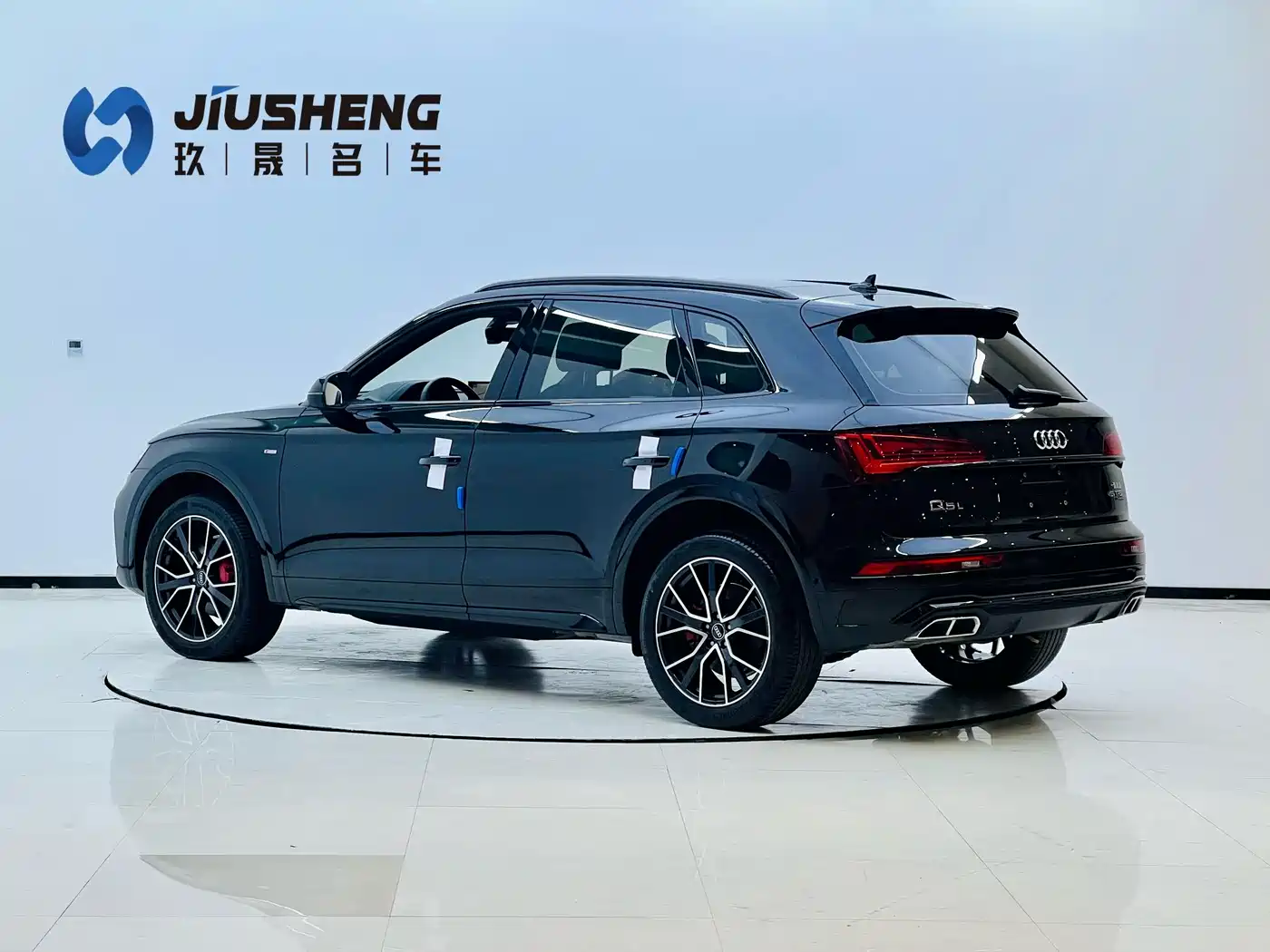 Audi Q5L 2025 45th Anniversary Edition 45 TFSI Luxury Sport фото 3