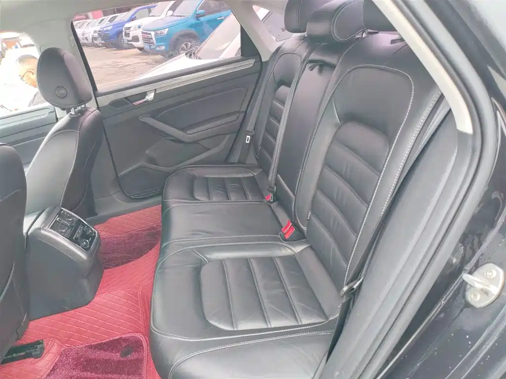 Volkswagen Passat 2017 330TSI DSG Prestige фото 17