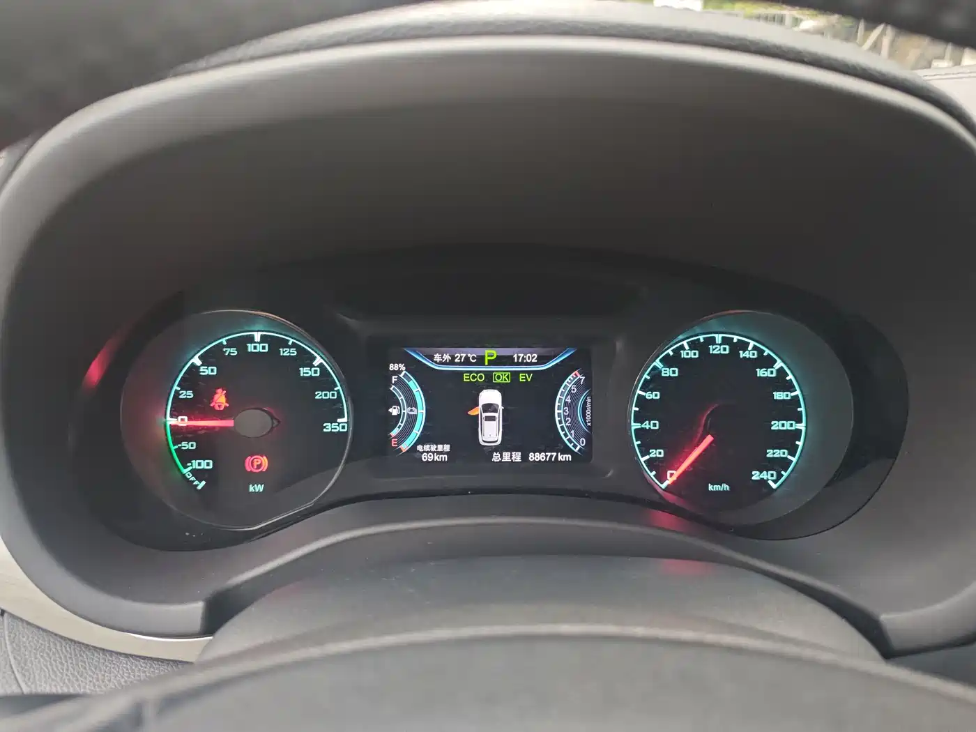 BYD Song New Energy 2017 Song DM 1.5TID Full-time 4WD Luxury фото 12