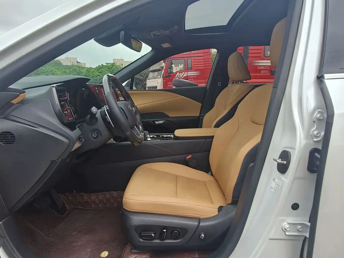 Lexus RX 2023 350h 2WD Joy Edition фото 5