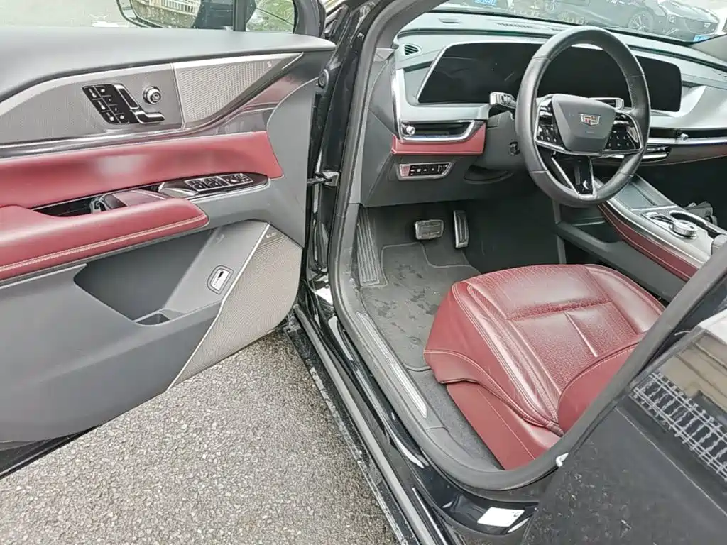 Cadillac XT5 2024 2025 Model 2.0T Platinum