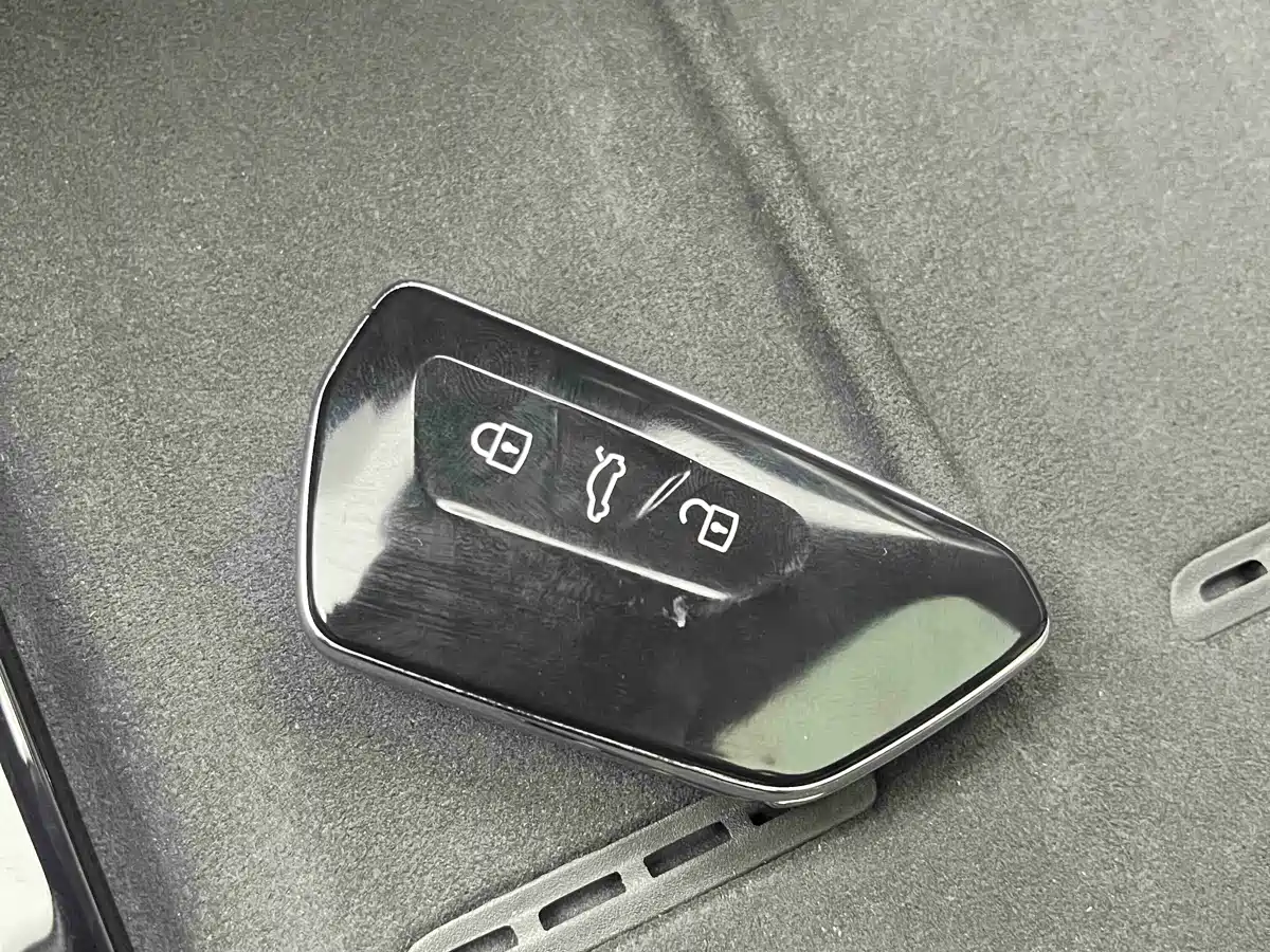 Volkswagen Talagon 2025 450TSI R-Line 6-Seater фото 15