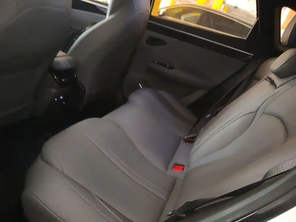 Geely Galaxy Galaxy L7 2025 2025 EM-i 115km Explorer Edition